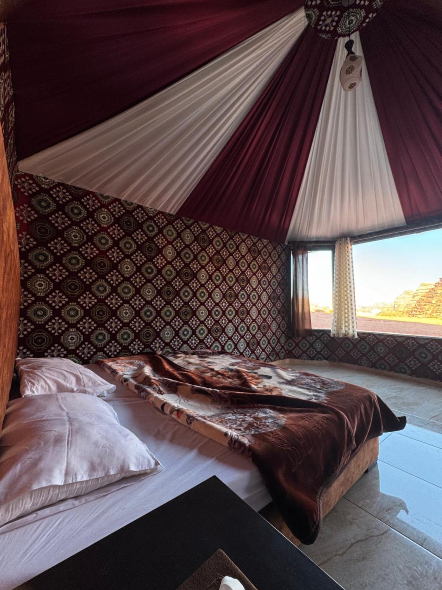 Wadi Rum Bubble Camp & Tour Exteriör bild