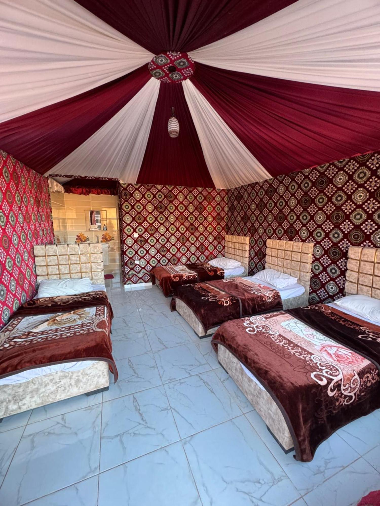 Wadi Rum Bubble Camp & Tour Exteriör bild