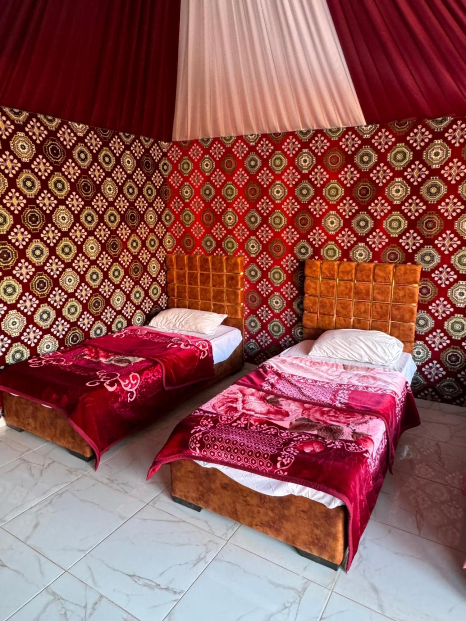 Wadi Rum Bubble Camp & Tour Exteriör bild