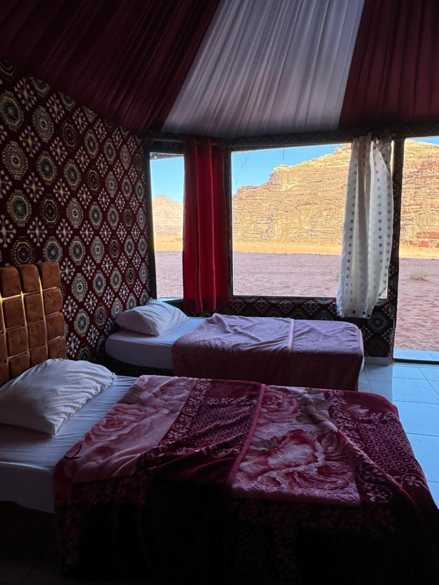 Wadi Rum Bubble Camp & Tour Exteriör bild