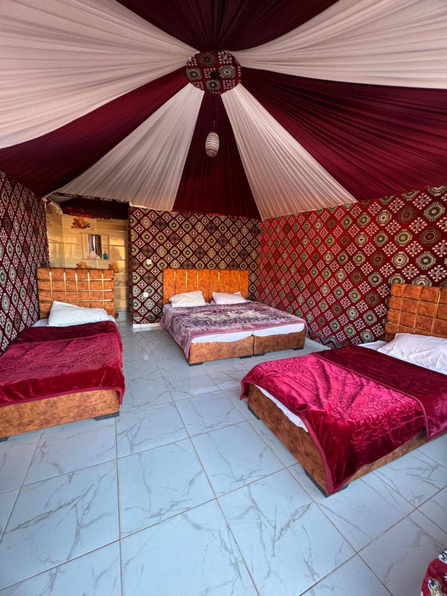 Wadi Rum Bubble Camp & Tour Exteriör bild