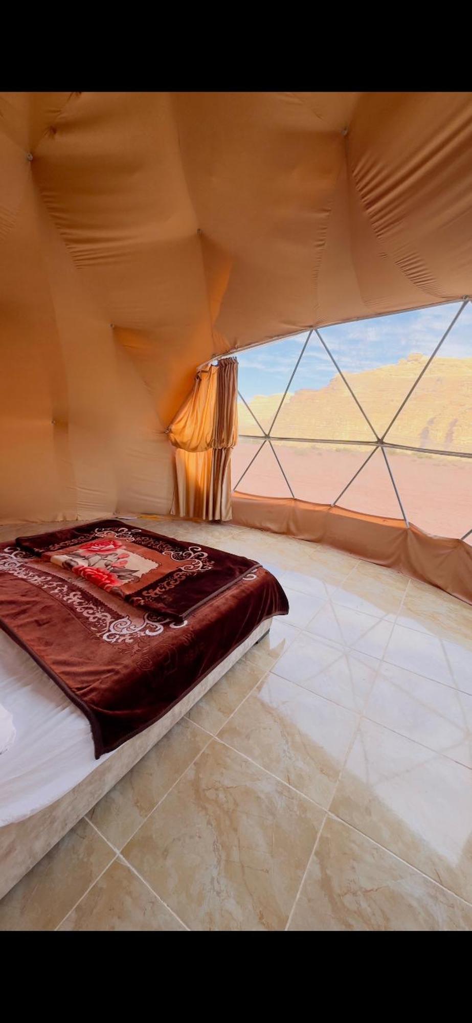 Wadi Rum Bubble Camp & Tour Exteriör bild