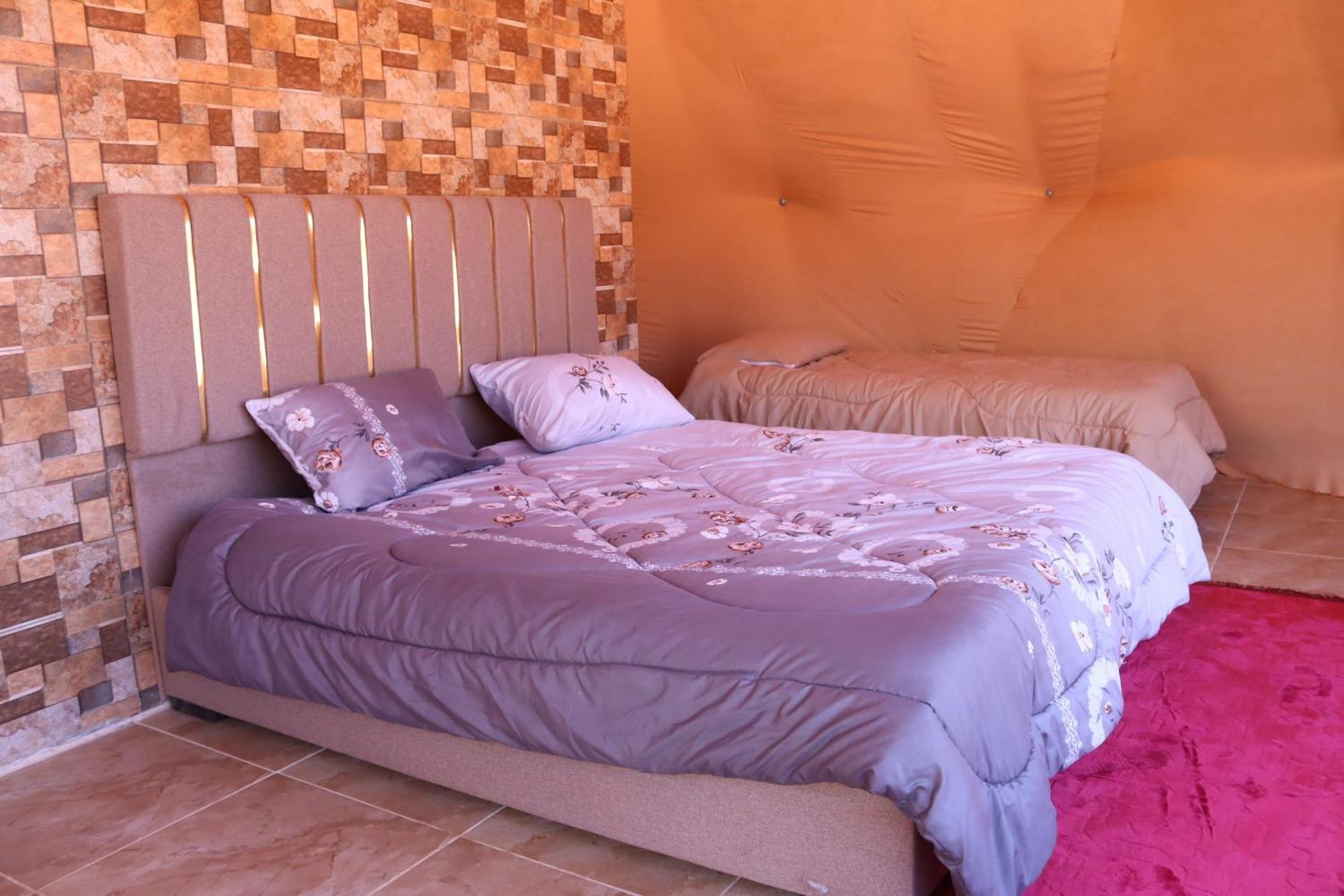 Wadi Rum Bubble Camp & Tour Exteriör bild