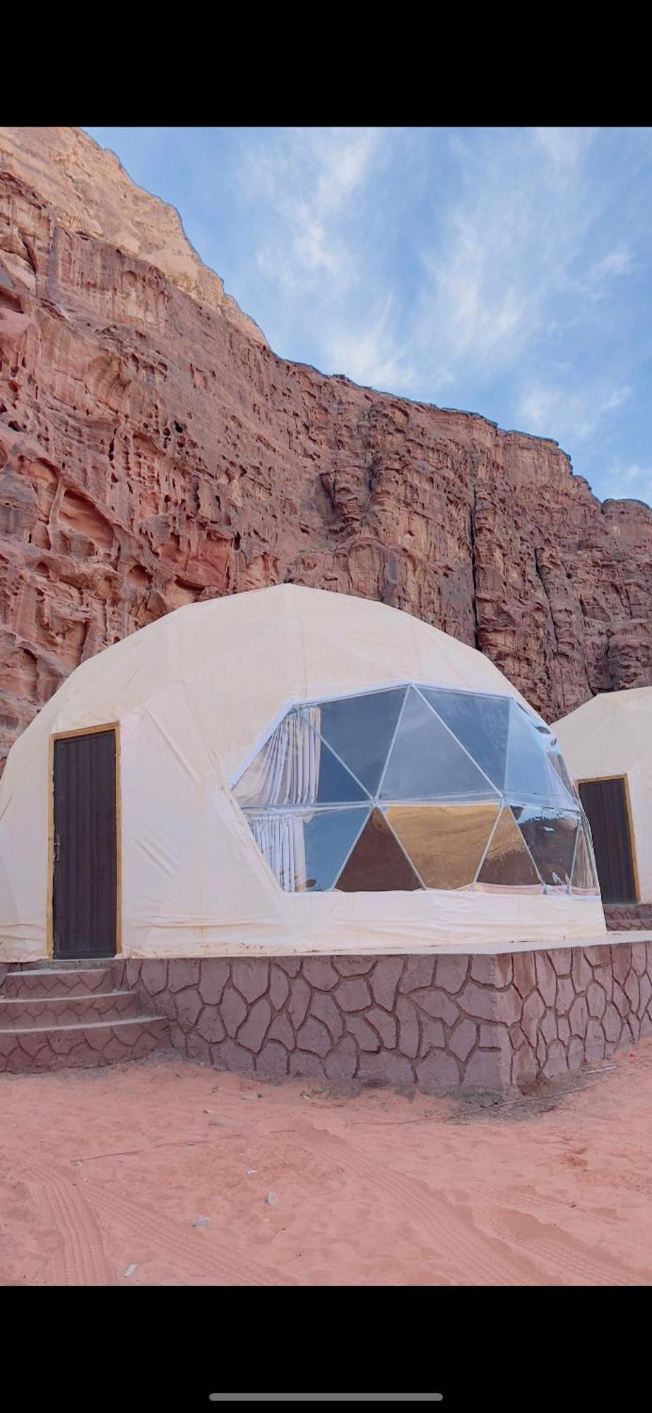 Wadi Rum Bubble Camp & Tour Exteriör bild